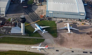 Máy bay hạ cánh khẩn cấp vì hành khách đánh nhau 