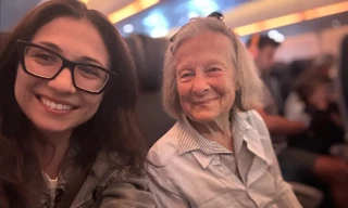 Cụ bà 95 tuổi đi du lịch một mình, không mua tour, không ở khách sạn