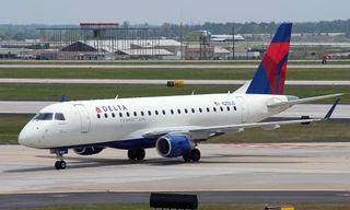 Bất ngờ nhận được clip khiêu dâm quay bằng iPad quên trên máy bay 