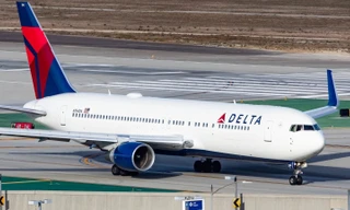 Phi công bị bắt ngay tại sân bay 