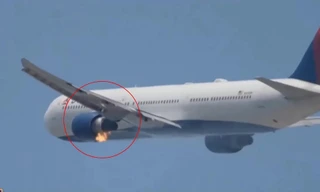 Máy bay Boeing bốc cháy khi cất cánh