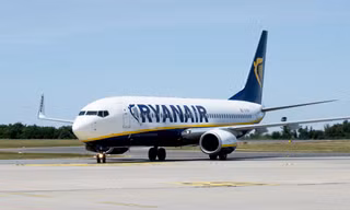Hơn 40 khách Ryanair bị từ chối lên máy bay gây phẫn nộ 