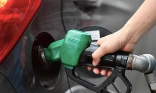 Hôm nay bán xăng E10 ở 3 thành phố: Tiết lộ chi tiết quyết định tuổi thọ động cơ xe