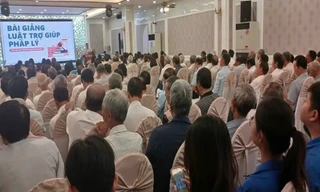 Hàng trăm đại biểu được tập huấn kiến thức về trợ giúp pháp lý