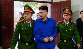 ‘Tổng tài’ chỉ đạo đàn em 'mày ra kia tát cho thằng nhân viên mấy phát'?