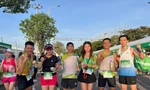Về đích trong nắng sớm, runner thăng hoa tại Tiền Phong Half Marathon 2025