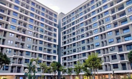 Người dân chuẩn bị hồ sơ để đăng ký mua tại dự án NƠXH ở Uy Nỗ, Đông Anh, Hà NộiẢnh: Lưu Trinh