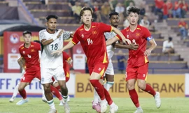 U23 Việt Nam: Viktor Lê ghi điểm với ông Kim Sang-sik 