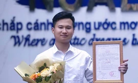 Tân cử nhân Sư phạm Âm nhạc Nguyễn Hoàng Linh ghi dấu ấn với danh hiệu Thủ khoa xuất sắc Thủ đô năm 2025