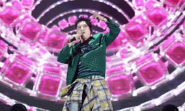 'Anh trai' Anh Tú khuấy động đêm nhạc Fest 'Chạm Việt Nam'