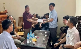 Hà Nội: Xót xa 4 người trong một gia đình tử nạn trong vụ lật tàu ở Quảng Ninh