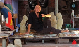 Điêu khắc gia Đinh Công Đạt