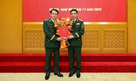 Đại tướng Phan Văn Giang trao quyết định bổ nhiệm Tư lệnh Bộ đội Biên phòng