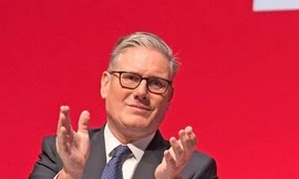 Vị thế của Thủ tướng Anh bị đe doạ