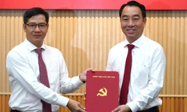 Chủ tịch UBND tỉnh Vĩnh Long làm Phó Bí thư Tỉnh ủy Cà Mau 