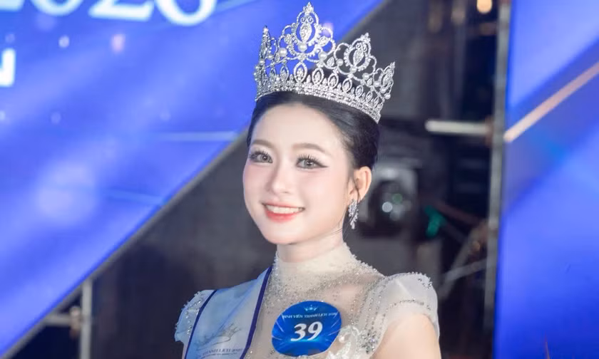 Hoa khôi Trường KHXH&NV, Trường Đại học Vinh: ‘Chỉ cần dám bước, mình đã thắng chính mình’