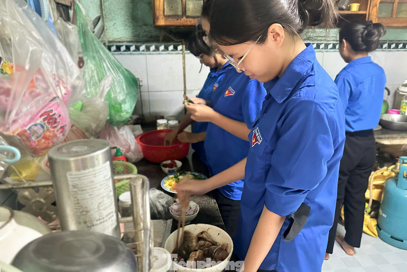 tp-da-nang-bua-com-ben-me-17.jpg