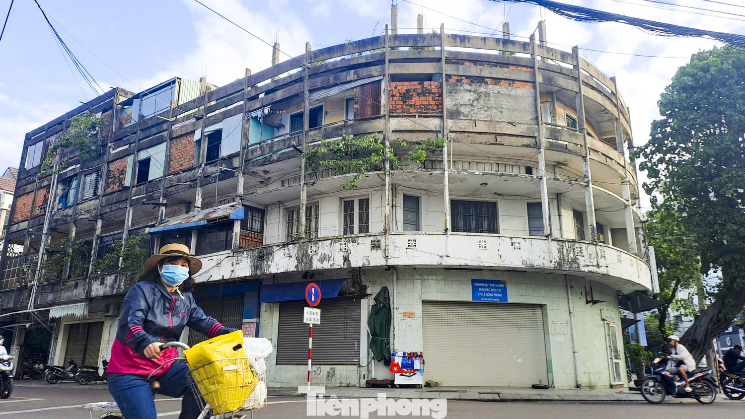 Cận cảnh các khu nhà tập thể cũ phải di dời