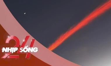 NHỊP SỐNG 24: Dải mây hồng vắt ngang trên bầu trời Hong Kong (Trung Quốc) trong vụ cháy lịch sử