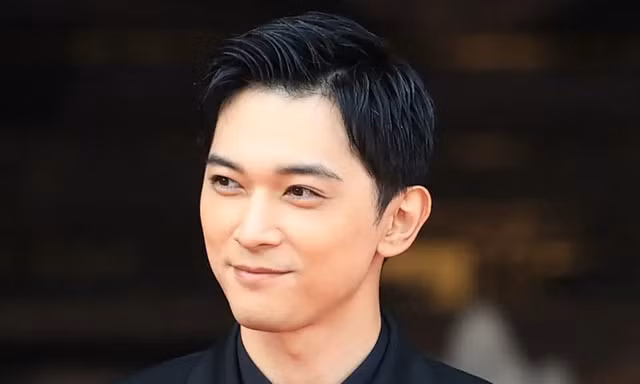 Ryo Yoshizawa kỷ niệm 17 năm ngày ra mắt
