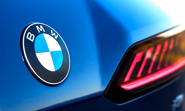 Logo BMW bản mới có gì khác biệt?