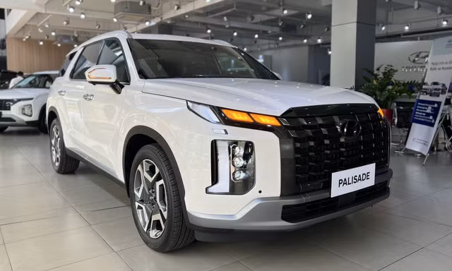 Loạt xe 7 chỗ đua giảm giá mùa thấp điểm