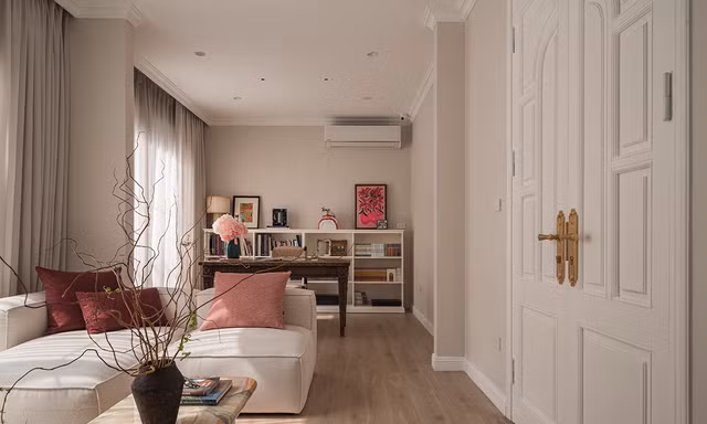 'Lột xác' thành ngôi nhà đầy ánh sáng, đậm chất cá nhân