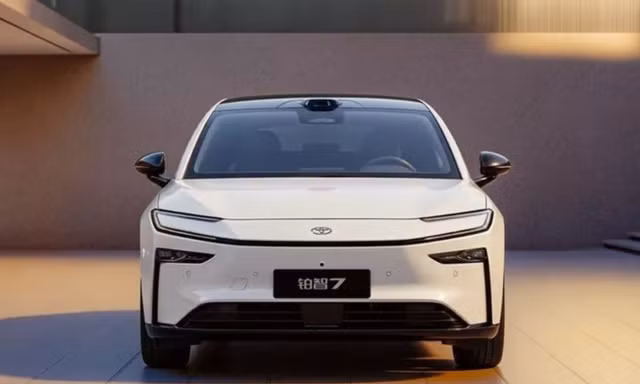 Xe điện mới của Toyota hút khách ngay sau khi ra mắt