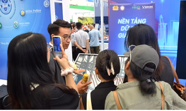 Tập đoàn Nguyễn Hoàng giới thiệu giải pháp giáo dục thông minh tại Triển lãm 80 năm thành tựu đất nước