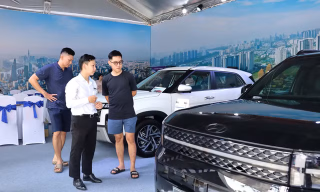 Hàng loạt phân khúc ô tô giảm doanh số khi bước vào tháng Ngâu