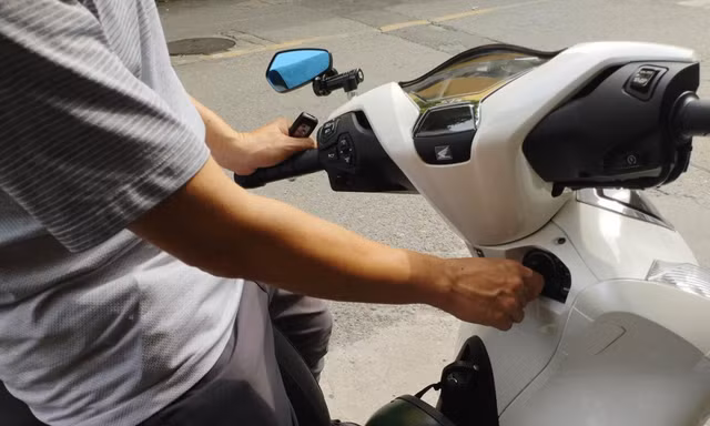 Lý do khiến hàng loạt ô tô, xe máy ở Hà Nội bị ‘tê liệt’