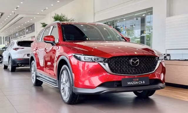 Chiến lược "thêm phiên bản, hạ giá sàn" của Mazda và Kia