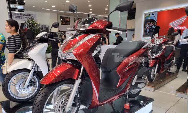 Honda bán gần 200.000 xe máy trong tháng 7 tại Việt Nam
