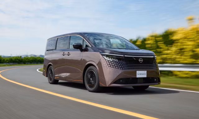 Đối thủ của Toyota Alphard sở hữu công nghệ chưa từng có