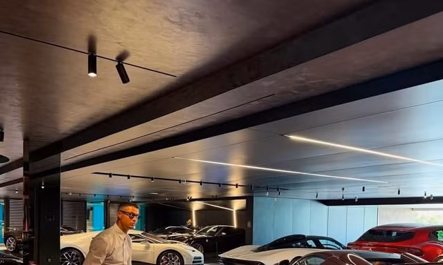 Bộ sưu tập siêu xe trị giá hàng chục triệu USD của Cristiano Ronaldo 