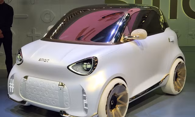 Mẫu xe điện mini 2 chỗ đi được 300 km mỗi lần sạc