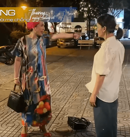 Hai diễn viên đều rất tập trung cho cảnh quay này