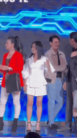 Cát Phượng và Kiều Minh Tuấn né tránh nhau