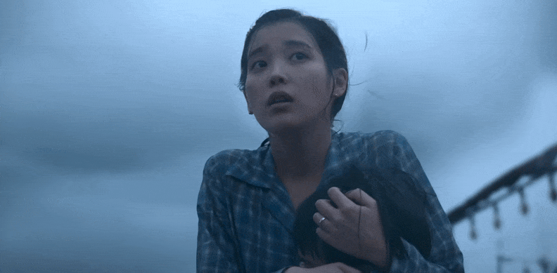 IU hoàn toàn chinh phục được khán giả. IU hoàn toàn chinh phục được khán giả.