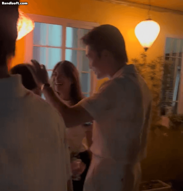 Đình Tú có mặt trong buổi đóng máy phim.