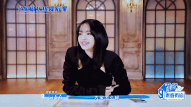 Lisa quan tâm cả chuyện ăn uống của thí sinh Lisa quan tâm cả chuyện ăn uống của thí sinh