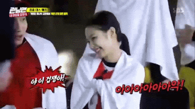 Jennie bỏ chạy vì một con bướm Jennie bỏ chạy vì một con bướm