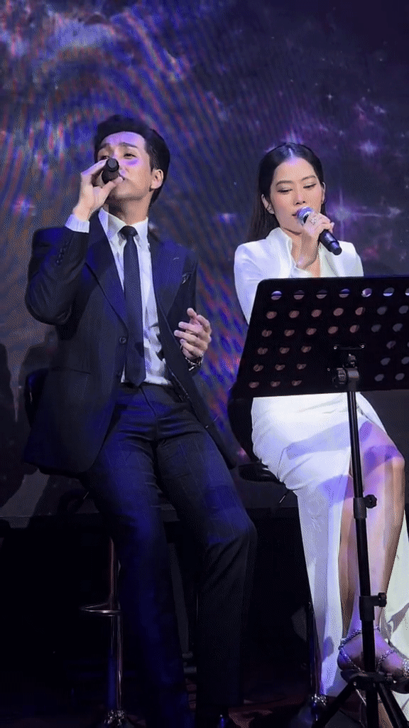 Cả hai thiếu vắng những màn tương tác ngọt ngào. Cả hai thiếu vắng những màn tương tác ngọt ngào.