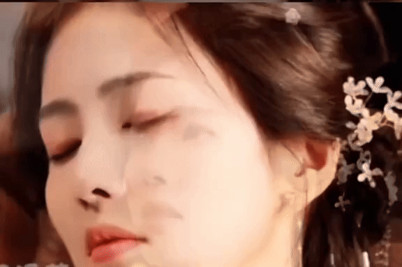 Một phân cảnh được khen ngợi khác của cô.