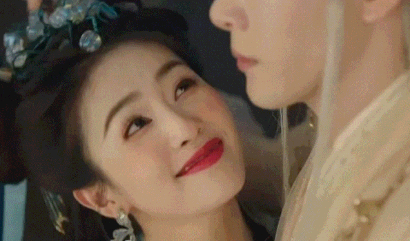 Một cảnh quay khiến khán giả giật mình. Một cảnh quay khiến khán giả giật mình.