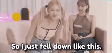 Bởi Rosé quá sợ nên không thể ngã người ra phía sau Bởi Rosé quá sợ nên không thể ngã người ra phía sau