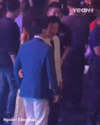 H'Hen Niê có khoảnh khắc hài hước với Ninh Dương Story. Nguồn: Yeah1 H'Hen Niê có khoảnh khắc hài hước với Ninh Dương Story. Nguồn: Yeah1