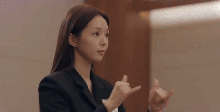 Hai người sẽ xích lại gần nhau khi làm chung một nơi. Hai người sẽ xích lại gần nhau khi làm chung một nơi.