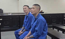 Đường đông không thể di chuyển, bực tức chém hai người đi xe ba gác 