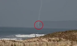 Máy bay trình diễn rơi xuống biển, phi công mất tích